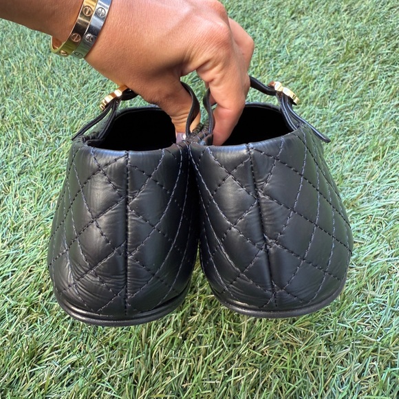 CHANEL CC LOGO BLACK LEATHER MARYJANE BALLET FLAT SHOES GOLD BUCKLE QUILTED 39.5 - Picture 14 of 15
